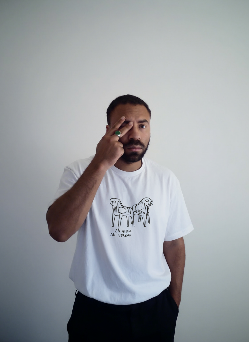 Camiseta blanca Sillas de Verano de Massive Brand