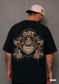 Camiseta negra OTNT oversize de Massive Brand
